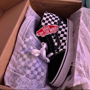 OPEN TO OFFERS NWT Vans Ward Ward High 'Checkerboard’ Black and White 8.5M